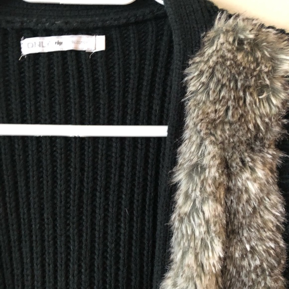 Faux Fur knitted tunic vest. - Picture 2 of 8